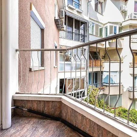 Centrally-located 1bd Near Kapana By Flat Mаnager 플로브디프